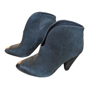 Vince Camuto Gray Evangie Chunky Heel Shooties Size 9.5 W